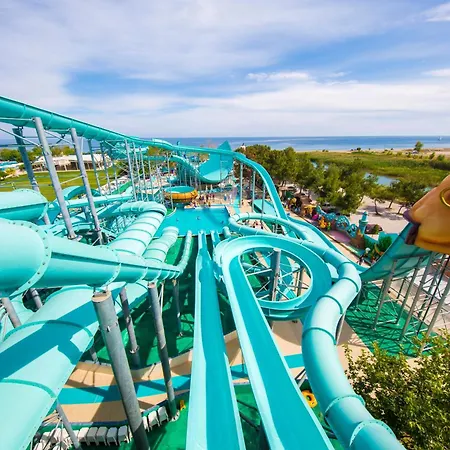 Daima Biz - Dolusu Aquapark Access Отель