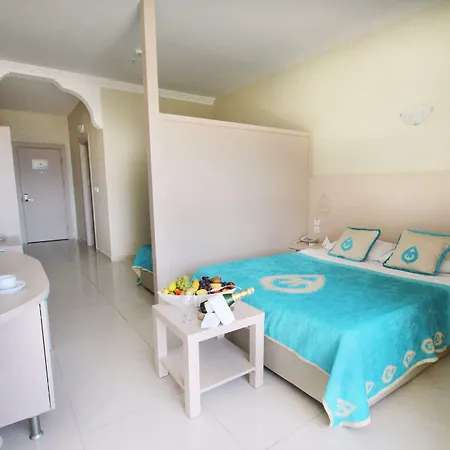 Hotel Daima Biz - Dolusu Aquapark Access