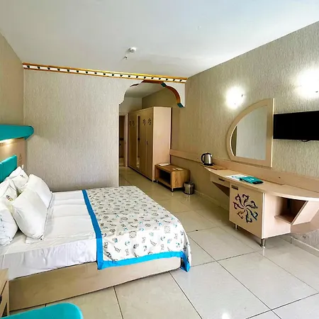 Daima Biz - Dolusu Aquapark Access Hotel