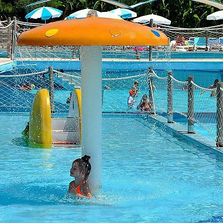Daima Biz - Dolusu Aquapark Access Отель