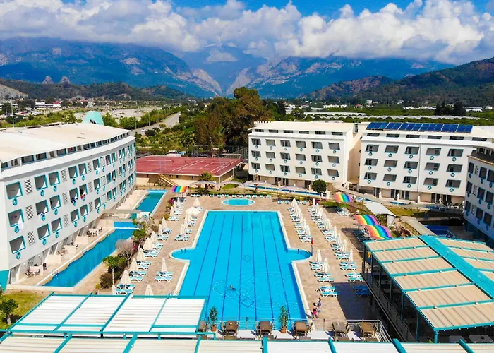 Daima Biz - Dolusu Aquapark Access מלון קמר