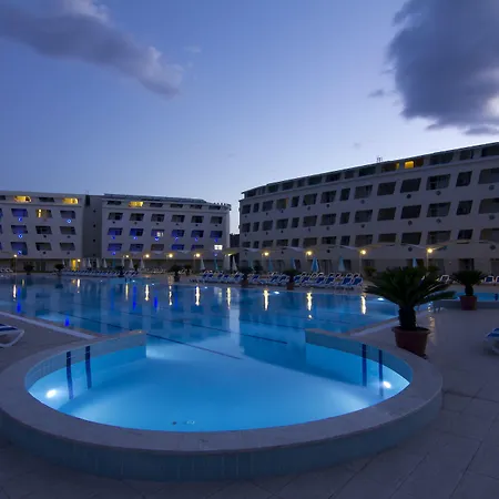 Hotel Daima Biz - Dolusu Aquapark Access