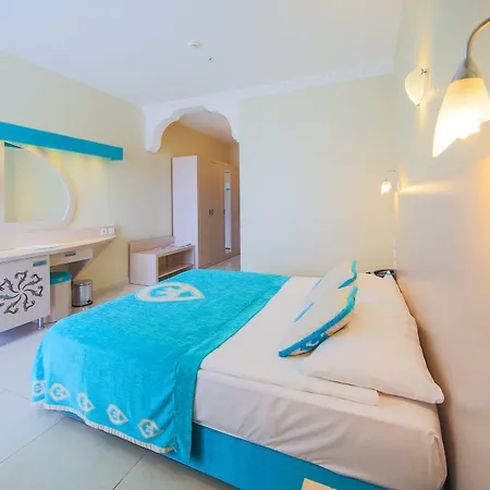 Hotel Daima Biz - Dolusu Aquapark Access