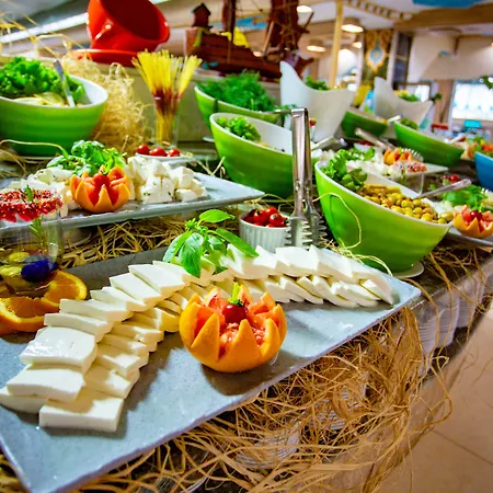 מלון Daima Biz - Dolusu Aquapark Access קמר